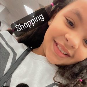 Meet your Posher, Ana